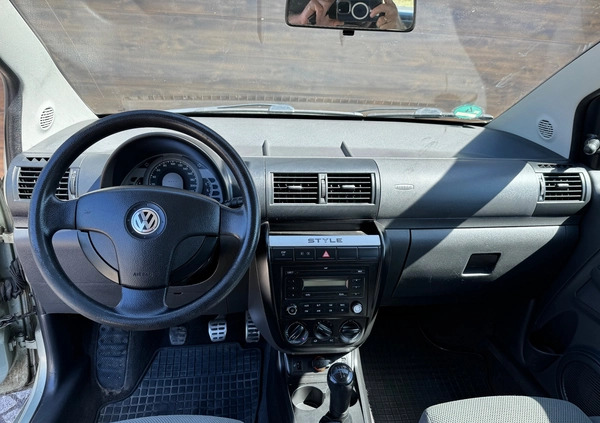 Volkswagen Fox cena 7300 przebieg: 220000, rok produkcji 2010 z Żary małe 407